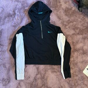 Nike quarter up cropped hoodie